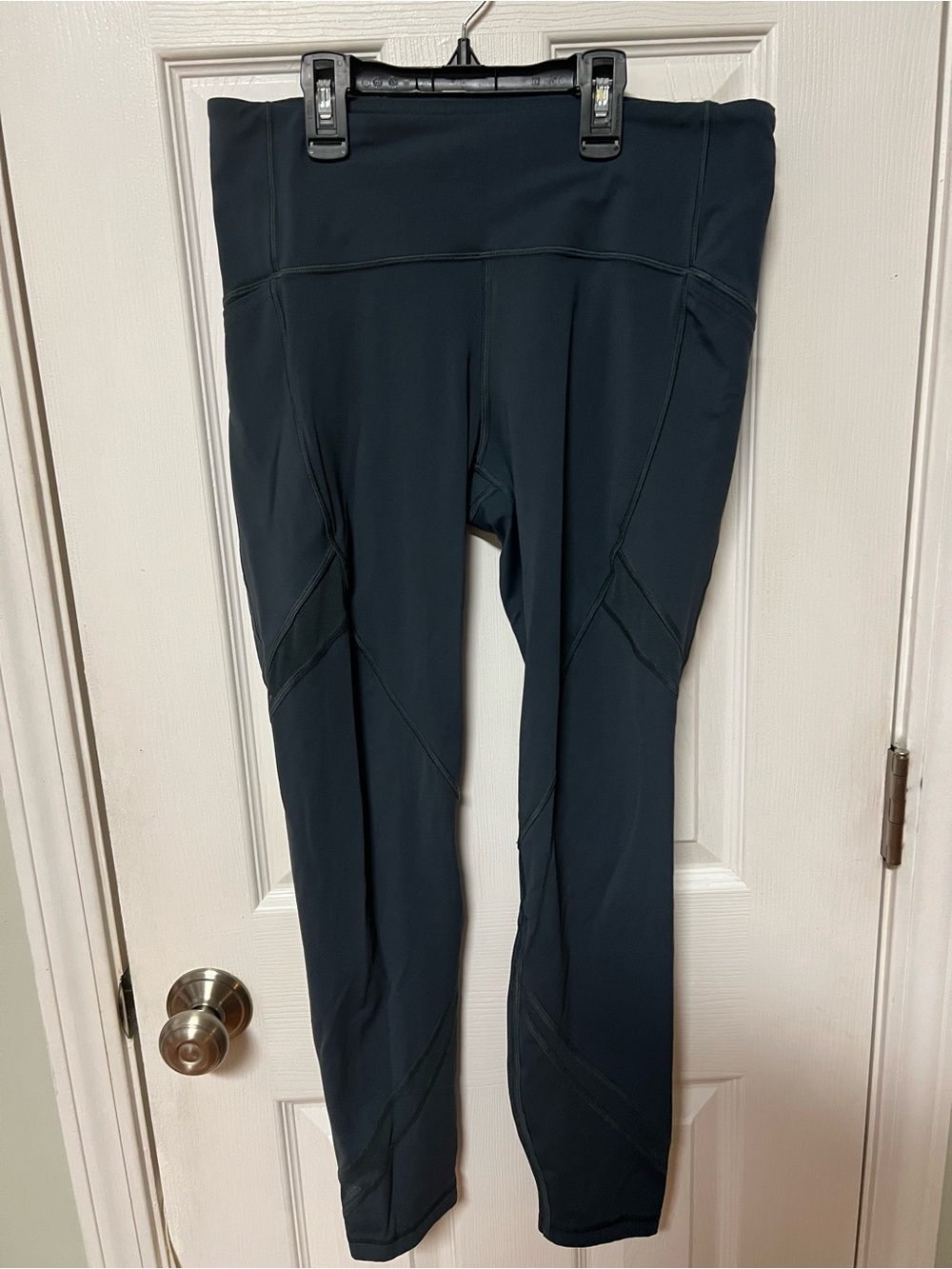 Lululemon On Pace Tight Teal Mesh Panels